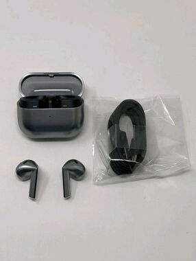 Samsung Wireless Earbuds with Charging Case - Silver